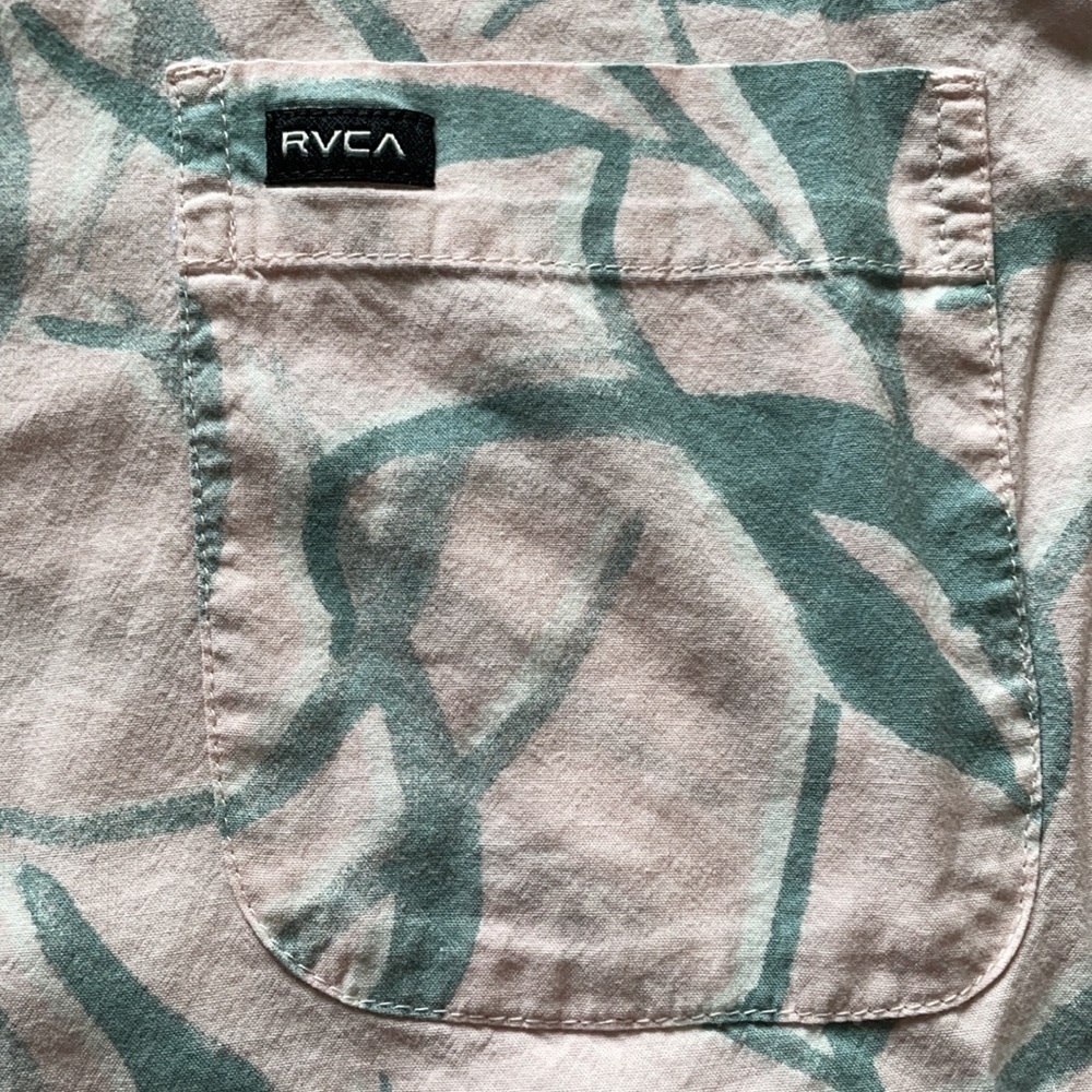 Men’s RVCA button up shirt - Picture 3 of 4